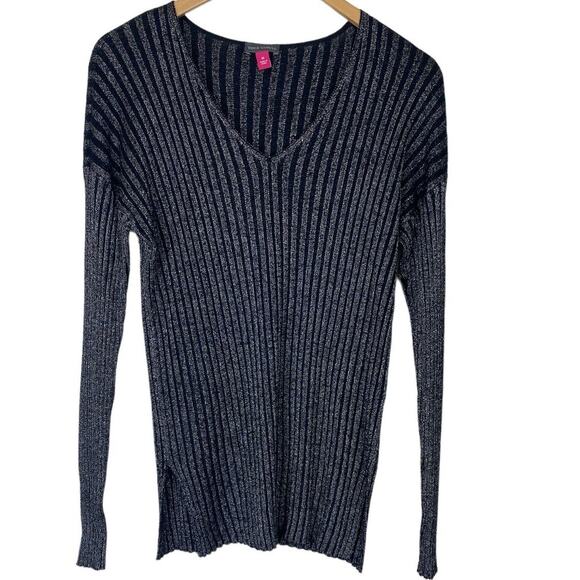 Vince Camuto Metallic Black and Gold Long Sleeved Sweater NEW Size Medium - Picture 2 of 5